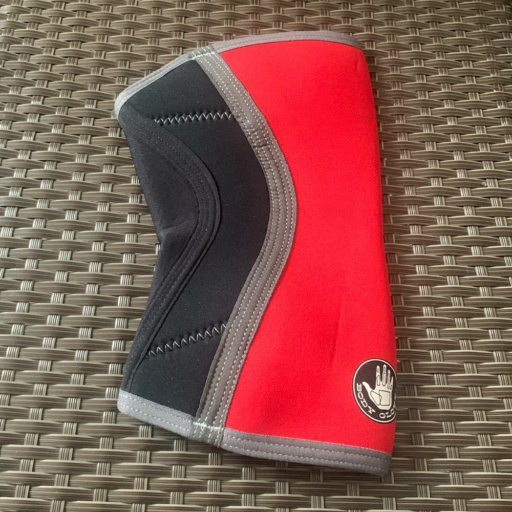 Body glove knee sleeve